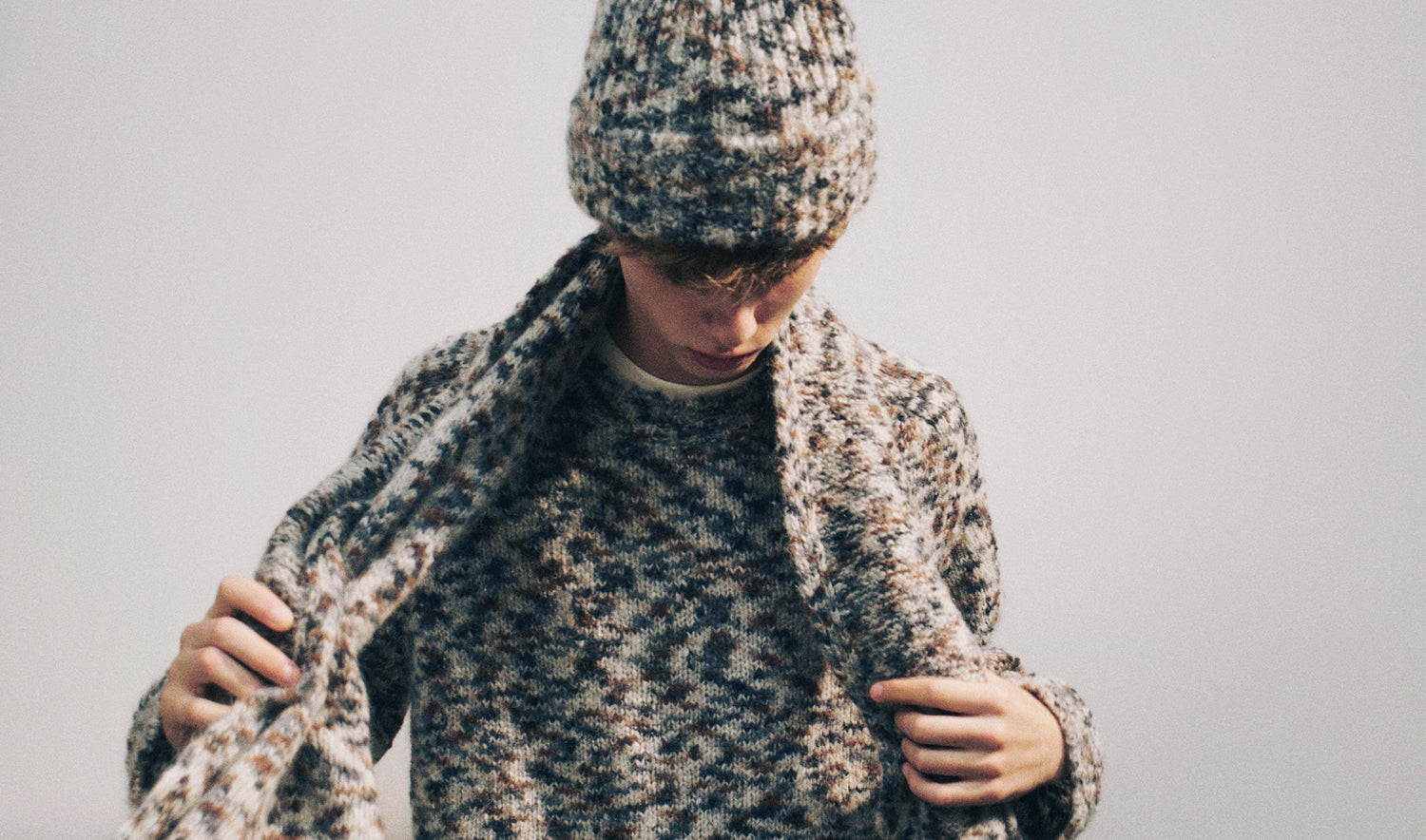 A.P.C. Men's Scarves - Made in wool, cashmere & More