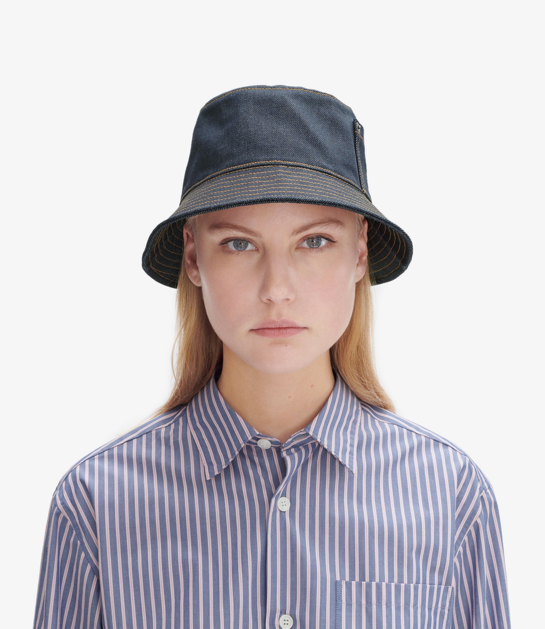 Thais bucket hat | Bucket hat in indigo denim. | A.P.C.