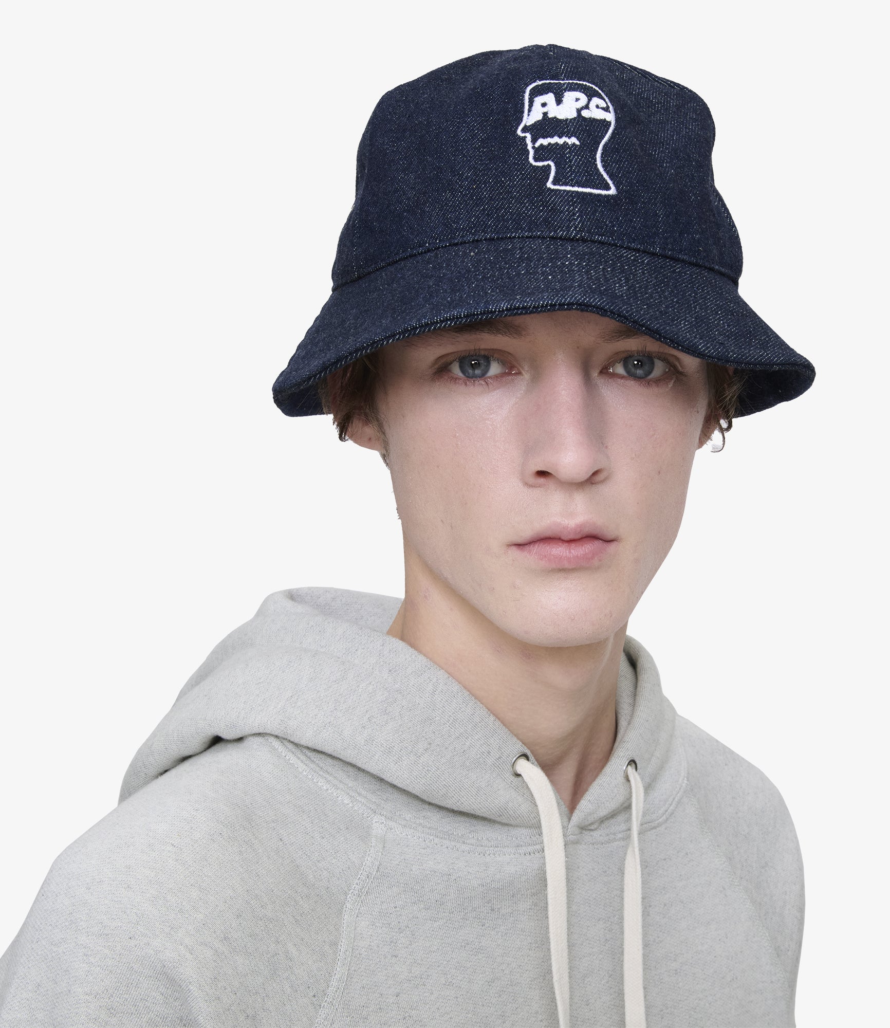 ハット A.P.C. Woman Hat Grey WVBBRM25075 PLC A.P.C. Outlet: Hat woman - Grey | A.P.C. hat WVBBRM25075