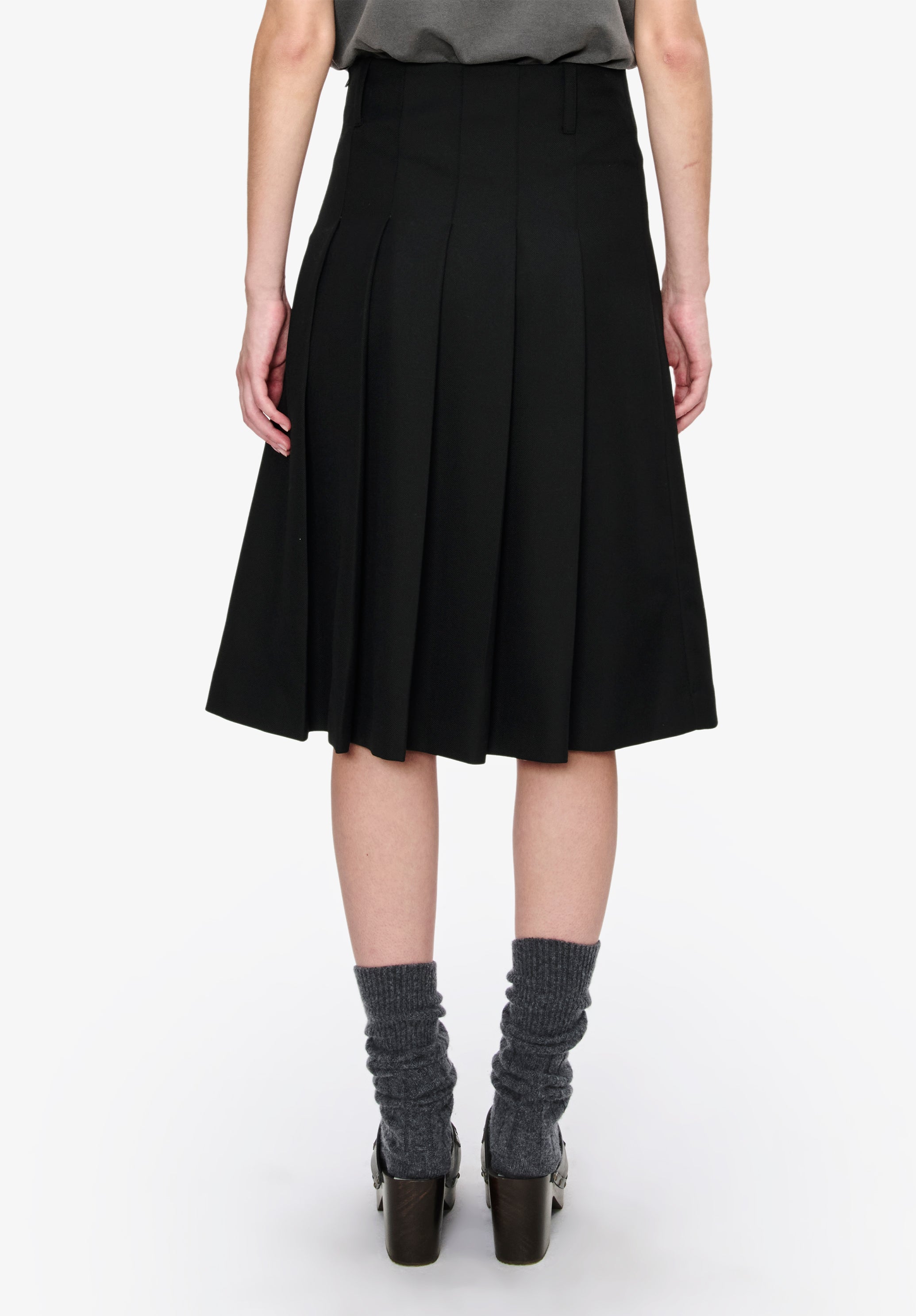 Long pleated skirt | Skirts / shorts | A.P.C. Ready-to-Wear