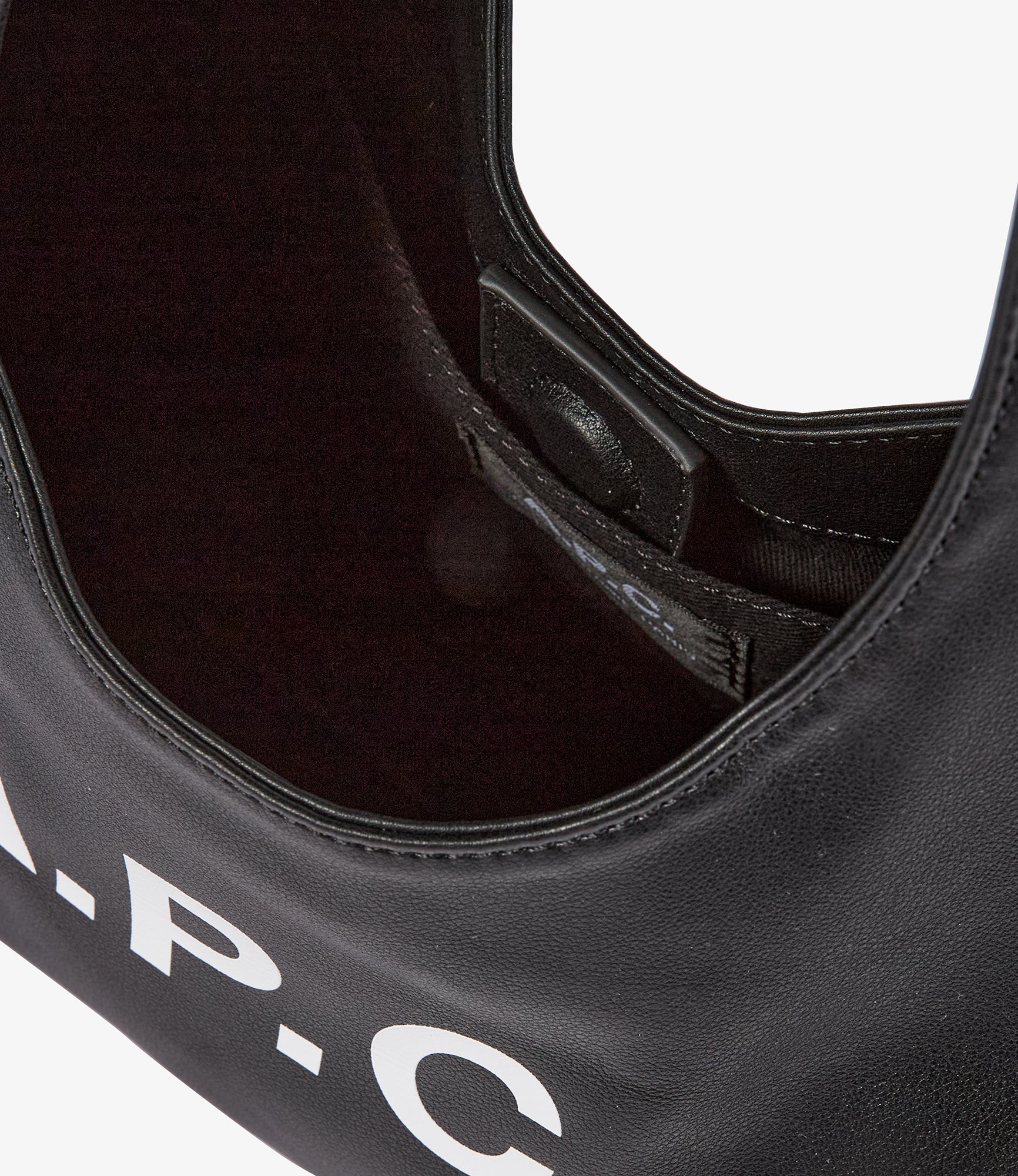 Baby Ninon Shoulder bag | 55% polyurethane 40% polyester 5