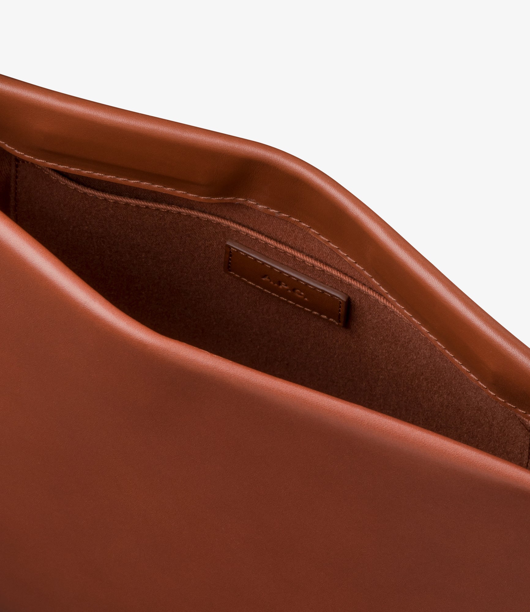【A.P.C.】Ashley レザーポーチバッグ 2WAYショルダー ブラウン Ashley bag | Smooth vegetable-tanned leather | A.P.C.
