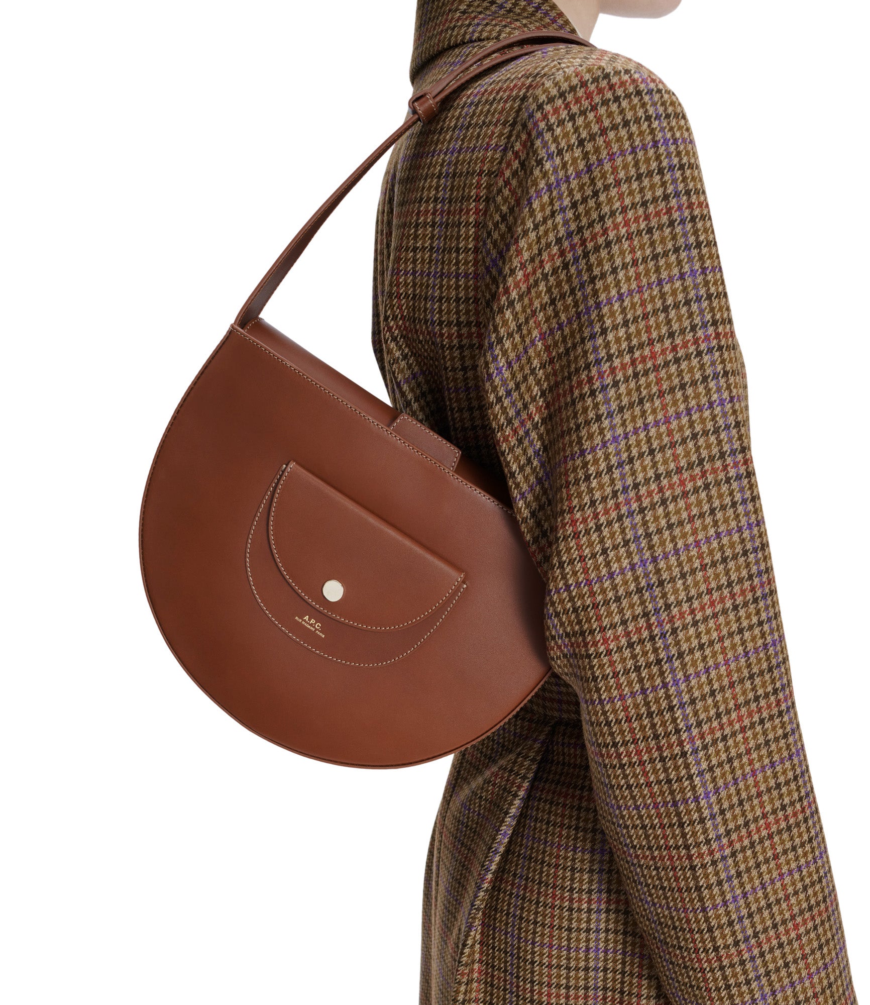 【送料&関税込】A.P.C. Le Pocket Small Bag Le Pocket | Semi-circular bag in smooth leather | A.P.C.
