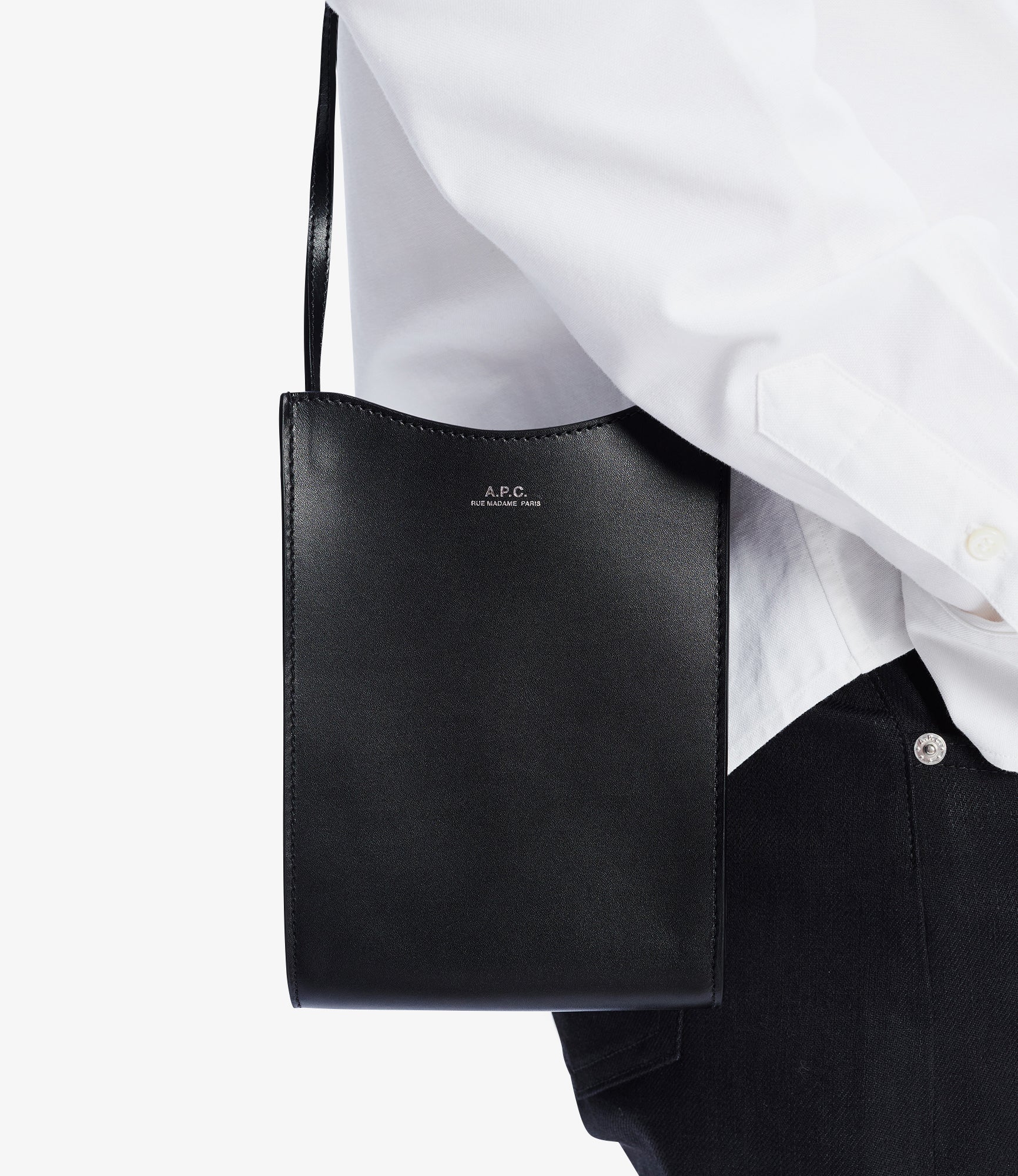 A.P.C｜CROSSBAGS (Jamie Neck Pouch (PXBMW H63043 LZZ)) Jamie neck pouch - Smooth leather - A.P.C. accessories