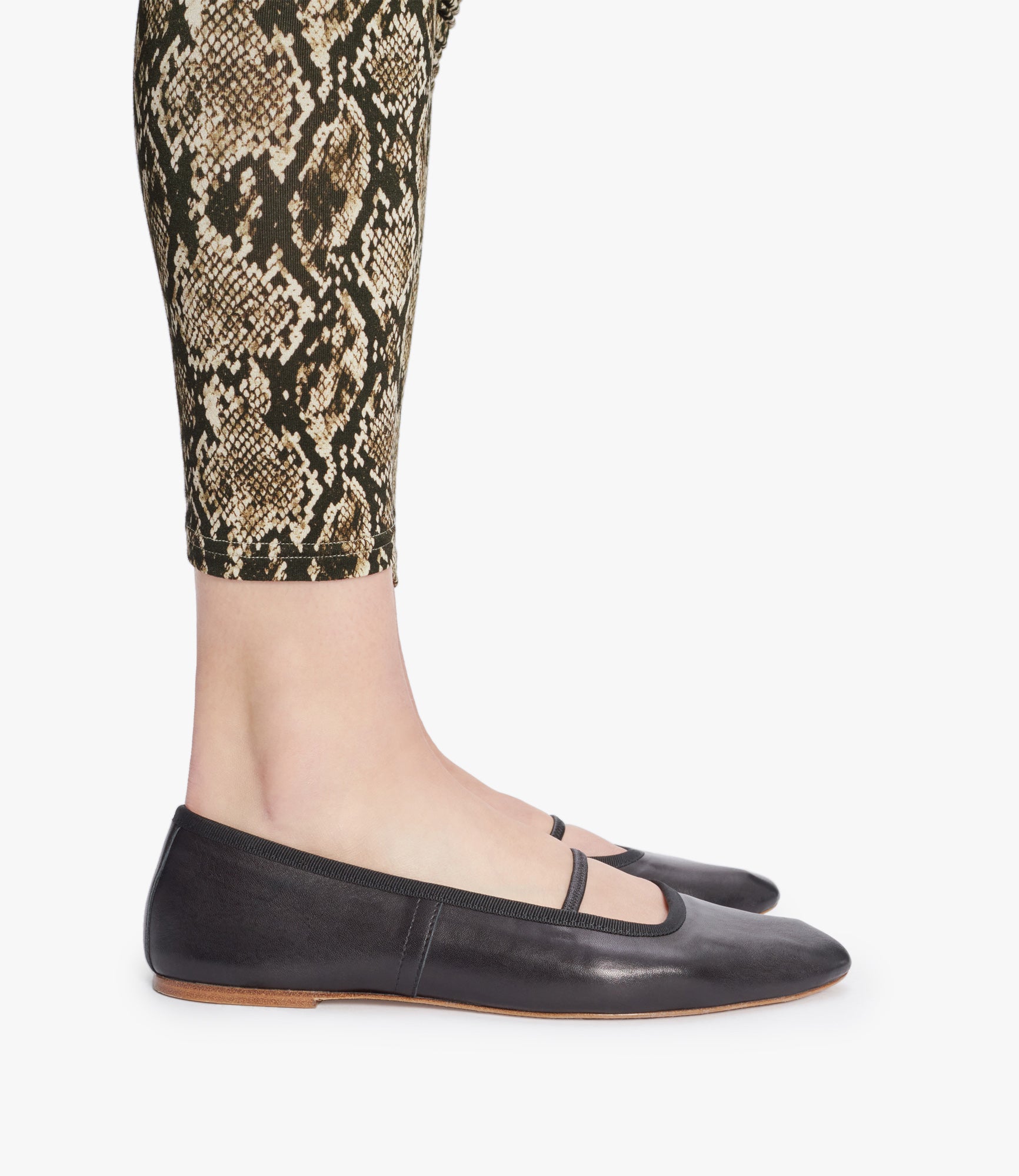 Swan ballet flats | Smooth leather | A.P.C. Accessories