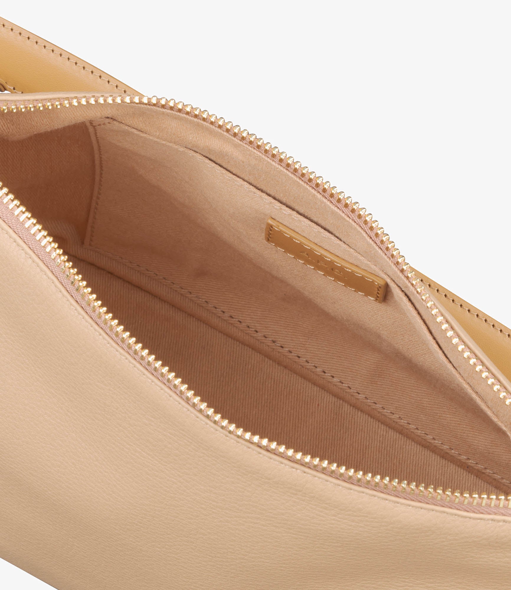 ショルダーバッグ・ポシェット A.P.C. FW25 SAC VERA (F61902PXCBL CAD) Vera bag | Grained leather and smooth leather | A.P.C.