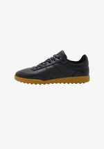 Moe sneakers
