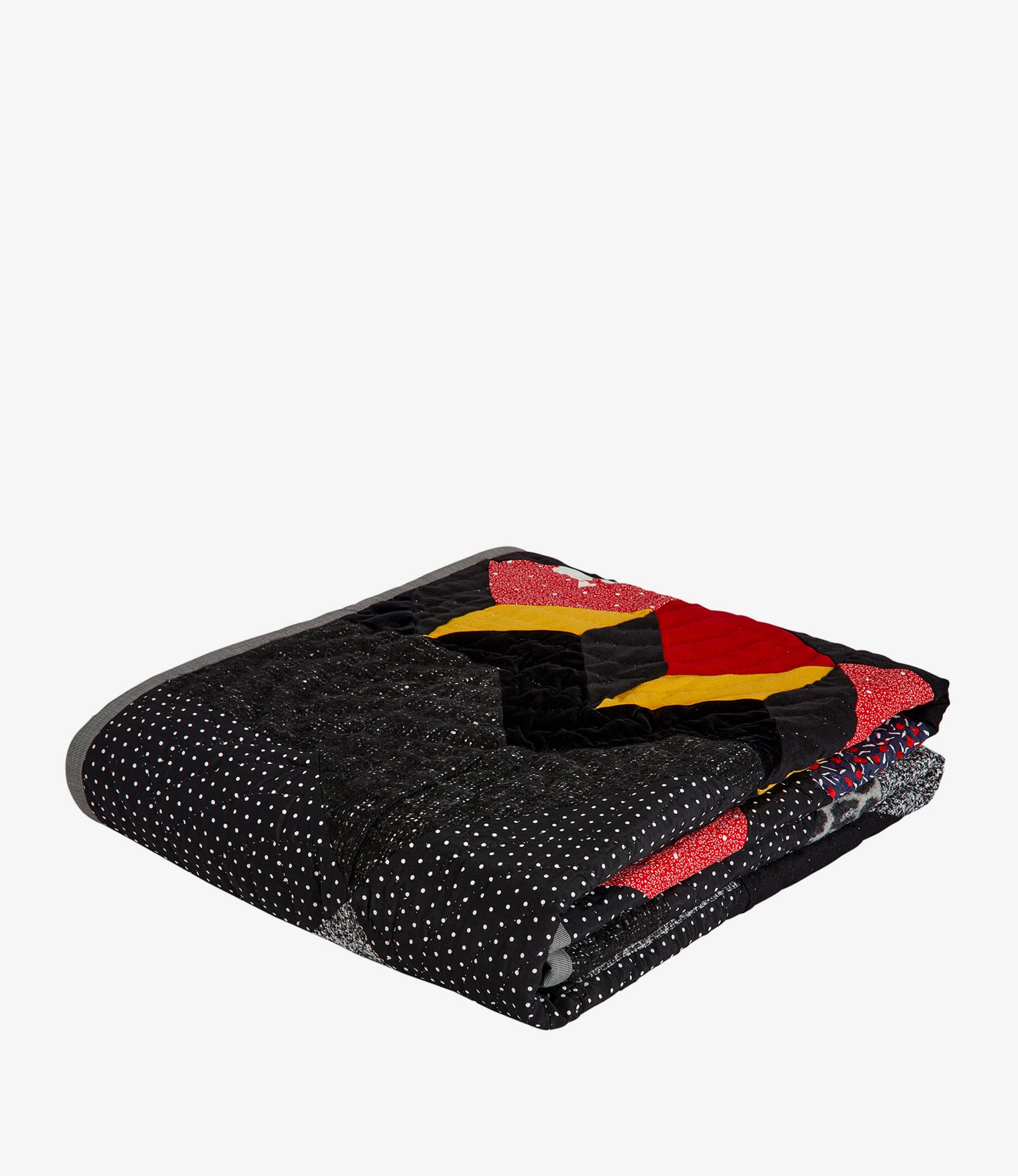 その他 A.P.C. QUILTS Allan A.P.C. expands its collection around quilting - Numéro
