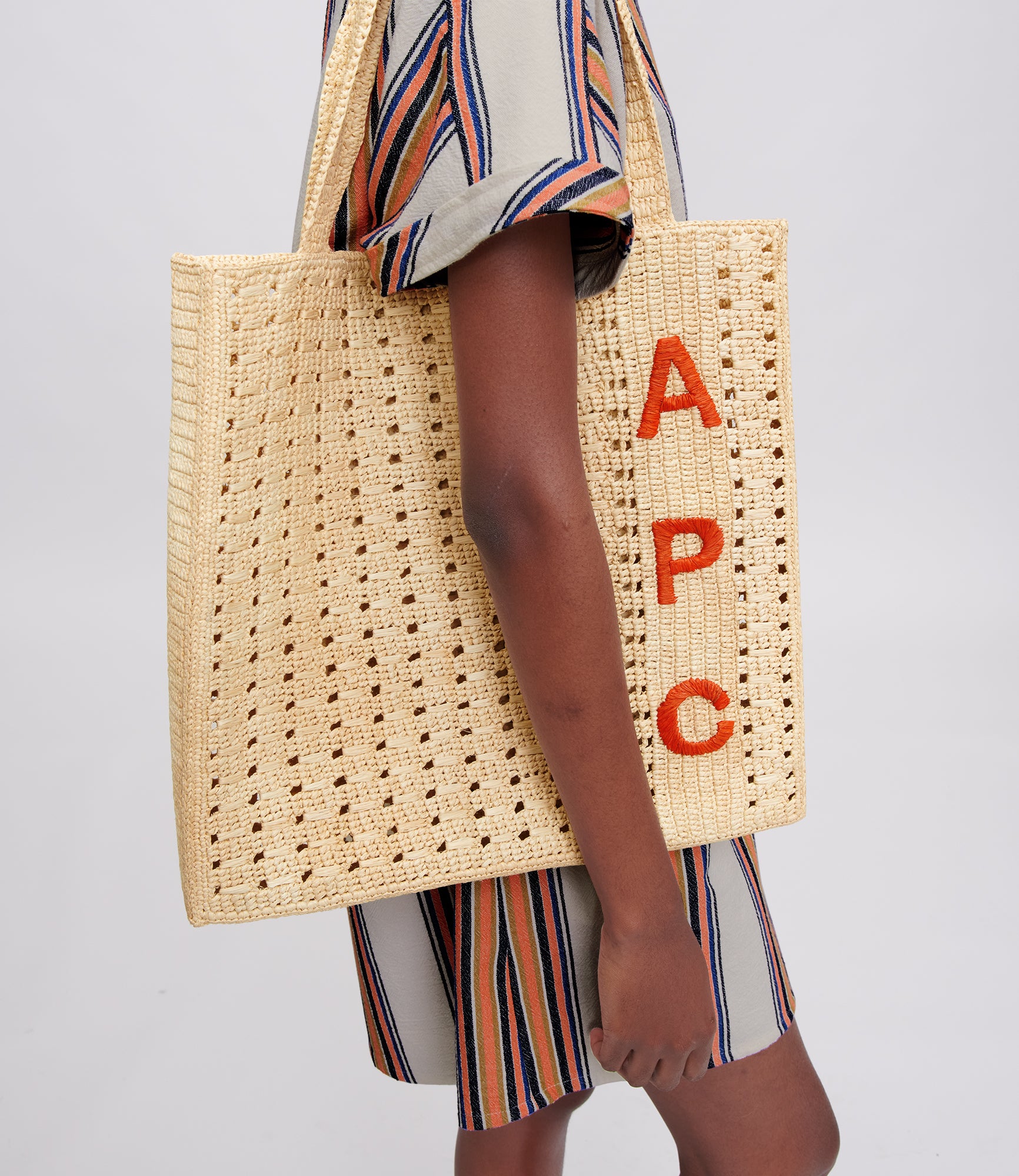 A.P.C. June トートバッグ チェスナットロゴ TOTE JUNE（トートバッグ）｜A.P.C.（アーペーセー）の