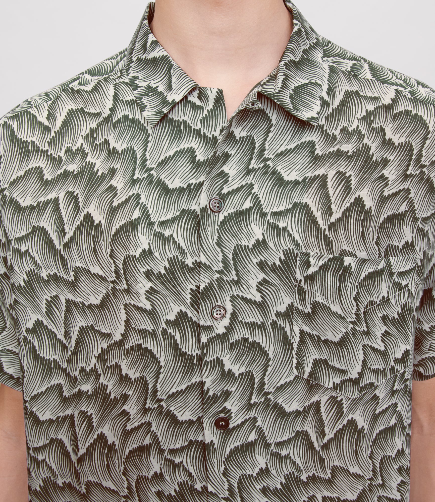 A.P.C. ロイショトスリフシャツ VIALVH12608 CAA Roy short-sleeve shirt | 65% viscose 35% linen | A.P.C.