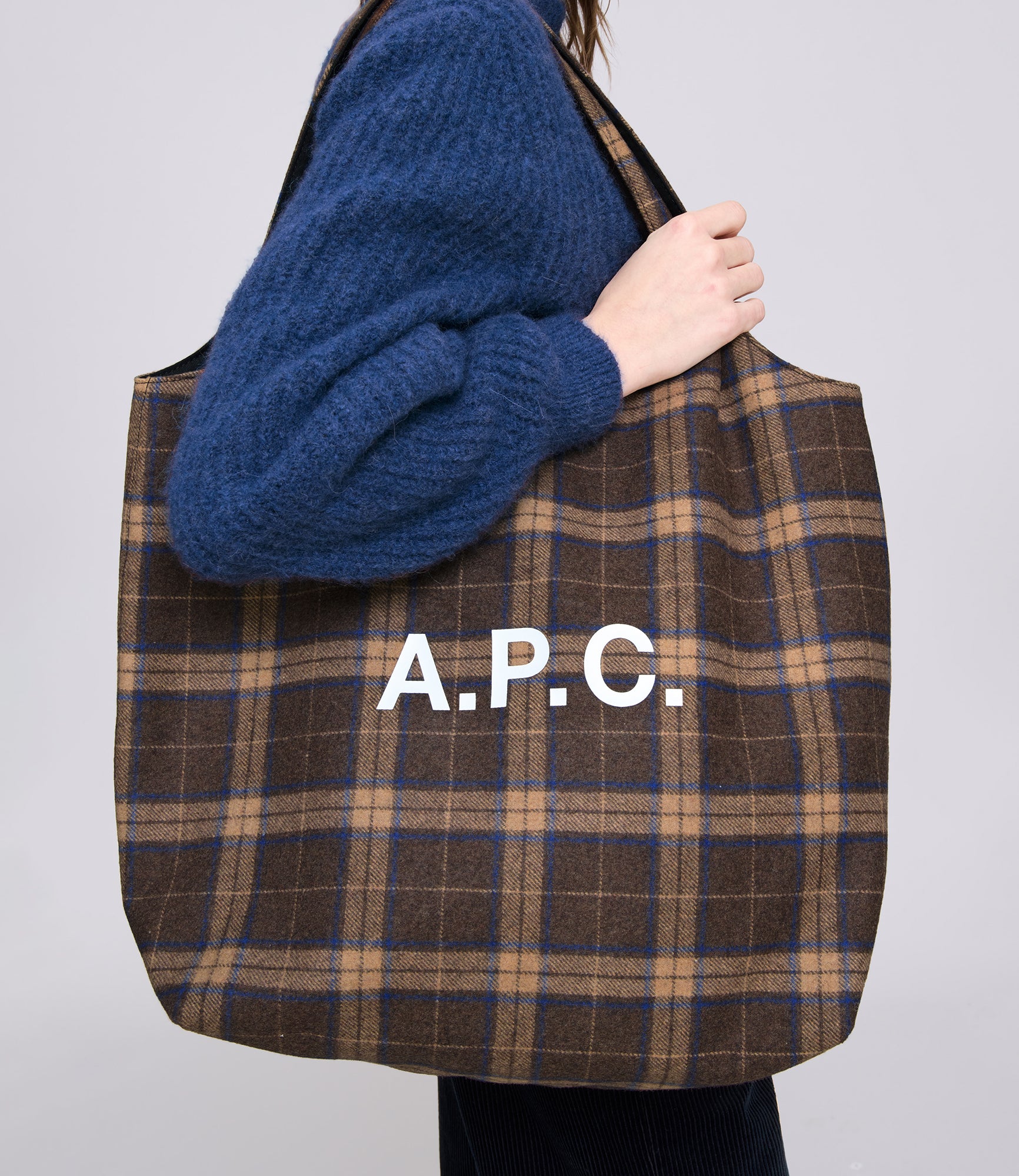 A.P.C｜ (Ninon tote bag (WOARV M61565 CAB)) Ninon tote bag | A.P.C.