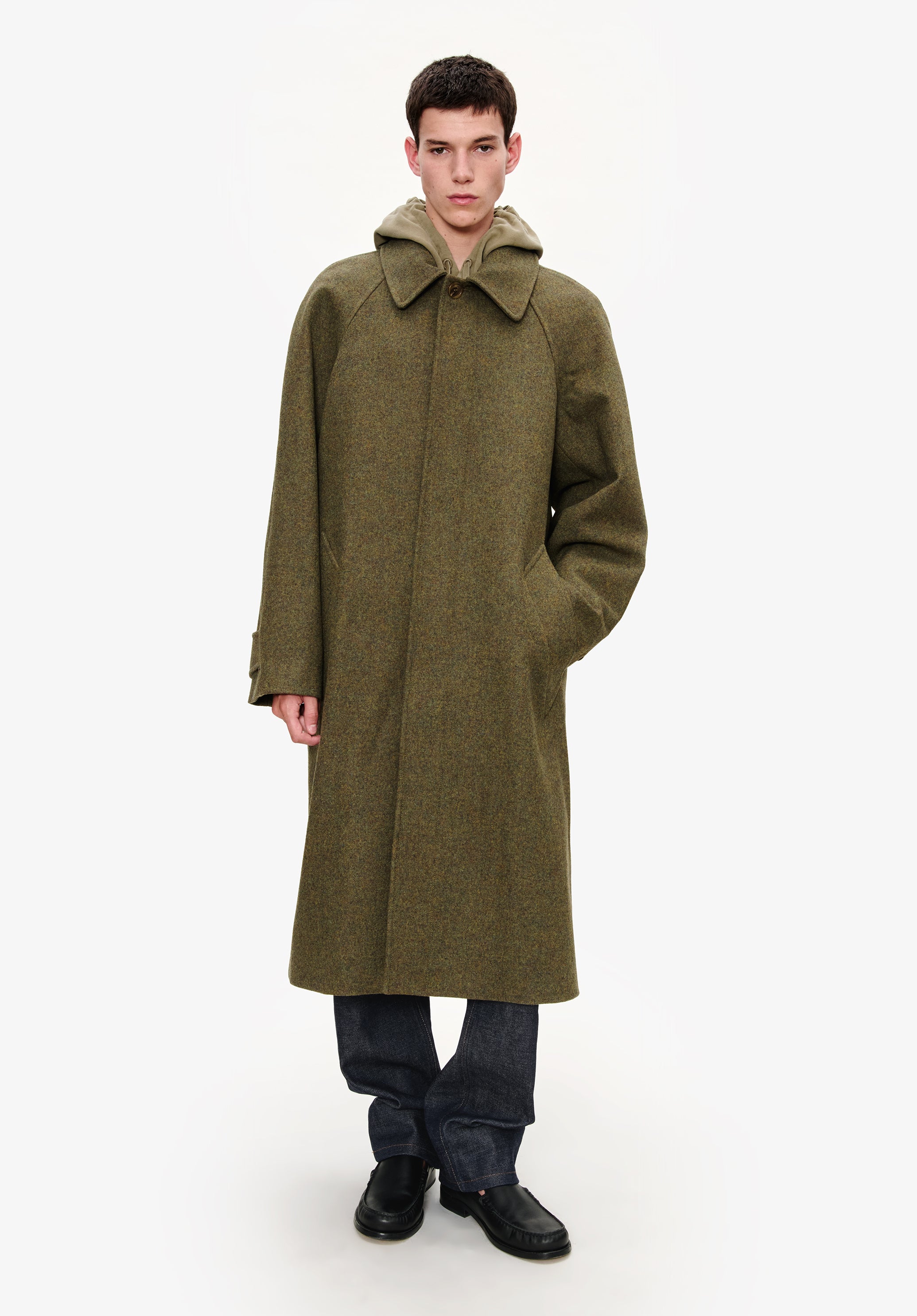 Raglan sleeve coat | Outerwear | A.P.C. Ready-to-Wear