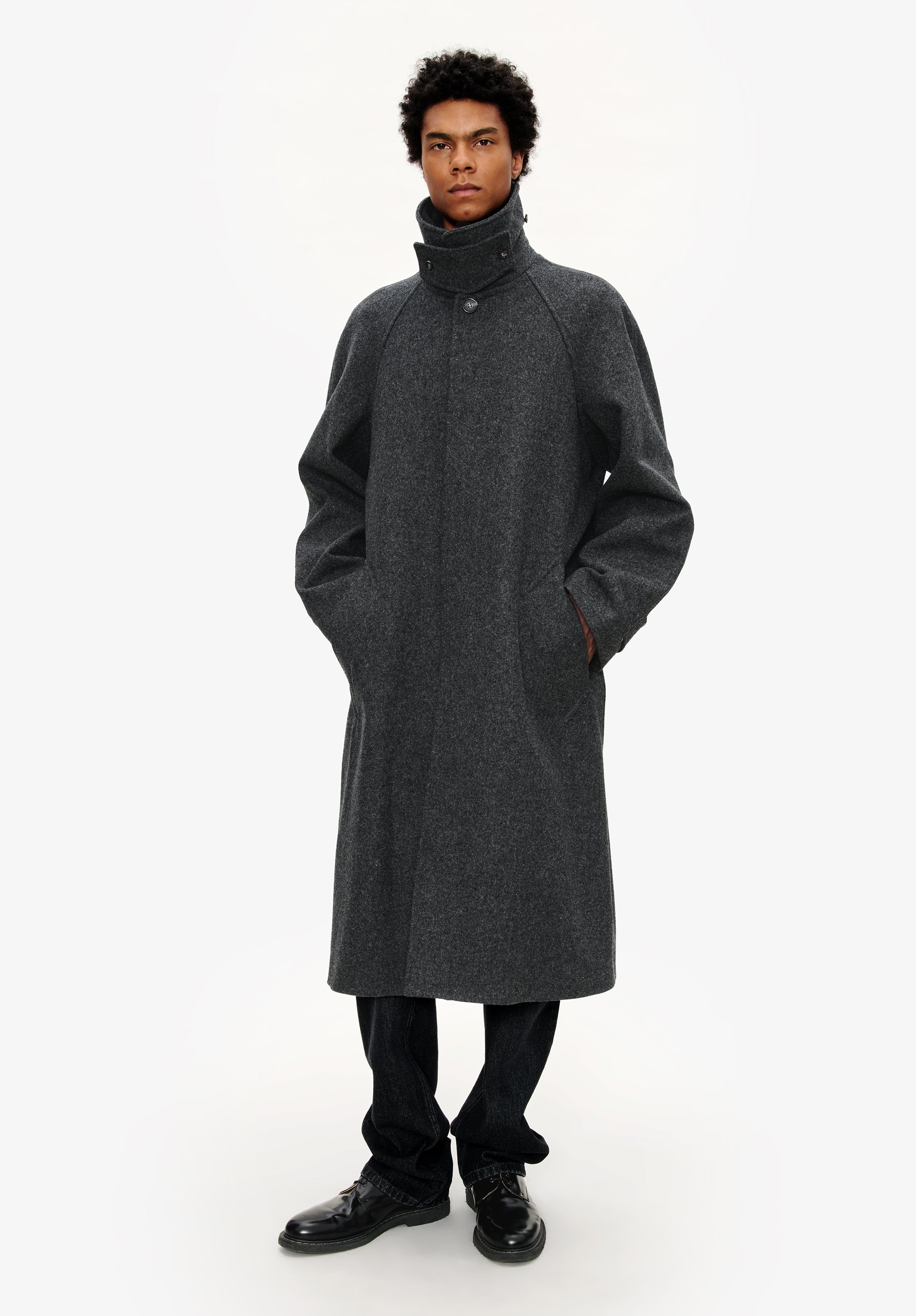 Raglan sleeve coat | Outerwear | A.P.C. Ready-to-Wear