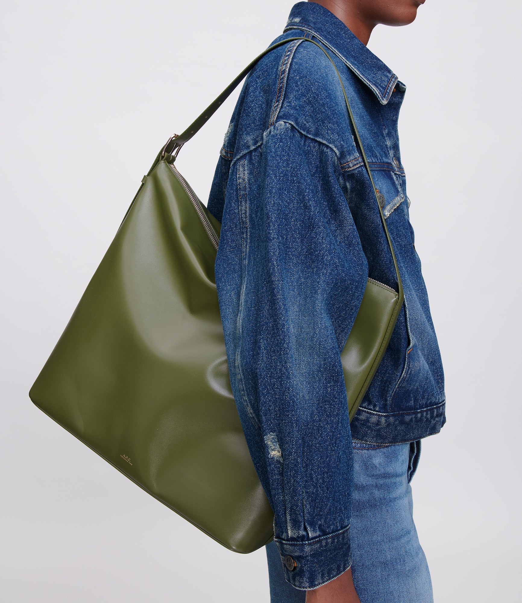 Vera Maxi bag | 100% cowhide leather | A.P.C. Accessories